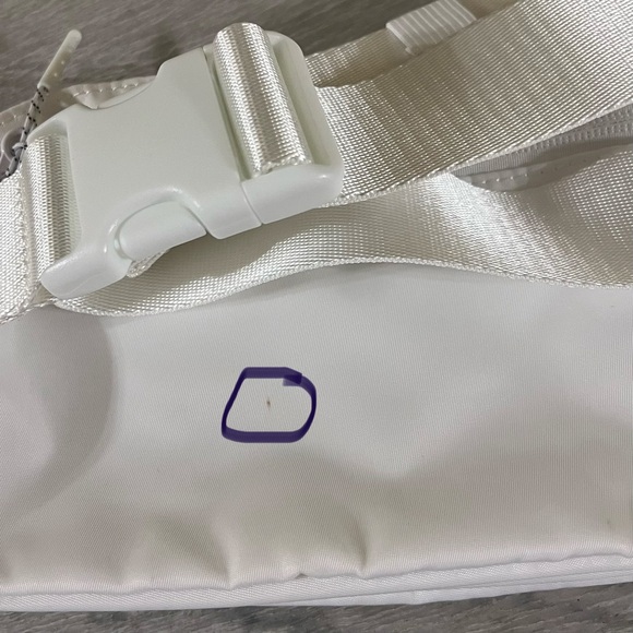 Lululemon White Everywhere Belt Bag. - Picture 16 of 16